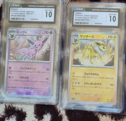 Cartas pokémon graduadas sylveon e jolteon 