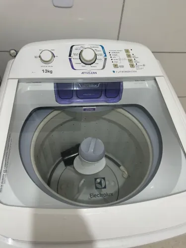 Máquina de lavar eletrolux 13kl   Semi nova, funcionando perfeitamente.