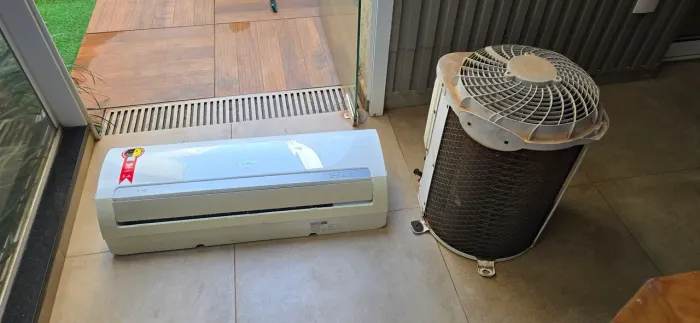 Ar-Condicionado Springer Midea 12.000 BTUs - 220V