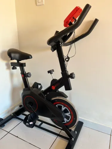 BICICLETA ERGOMÉTRICA SPINNING SEMI NOVA