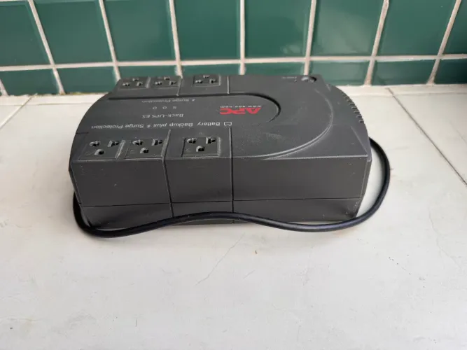 Nobreak APC 500VA