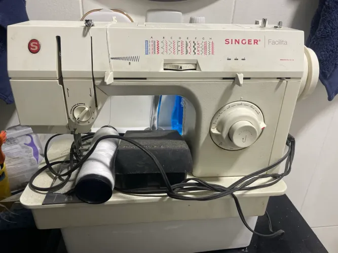 Maquina de costura singer