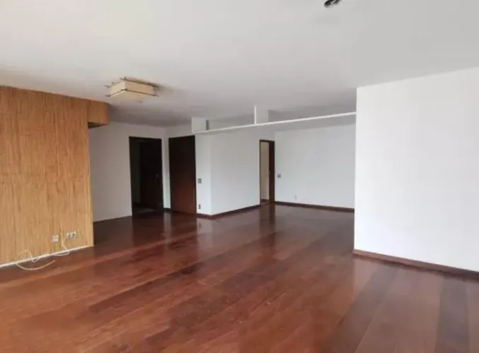 Harmonia e Conforto: Apartamento Ensolarado com 3 Quartos e Vista Verde no Real Parque