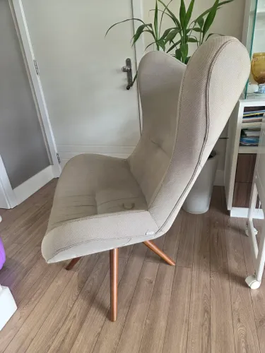 Cadeira de Design Moderno - Perfeita para Reestofar e Personalizar