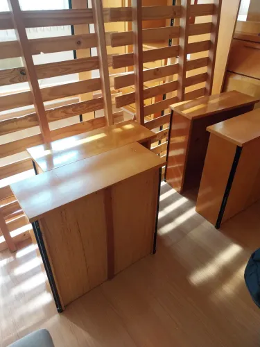Vendo uma cama de casal com quatro gavetas bem espaçosa em madeira