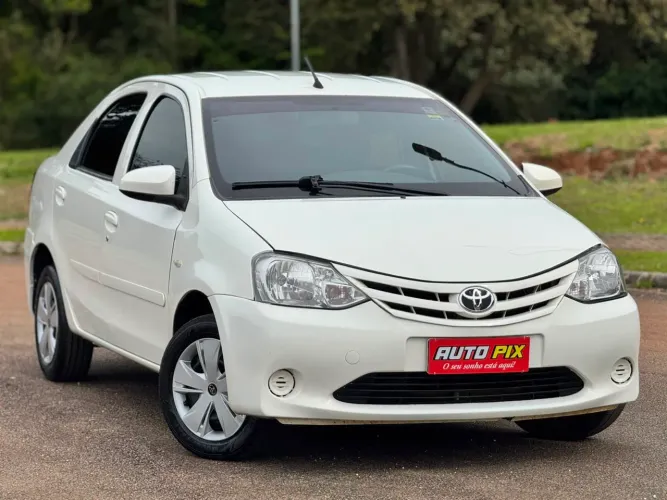 Toyota Etios X Sedan 1.5 Flex 16V 4P Mec. 2014