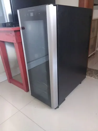 Adega 12 garrafas 