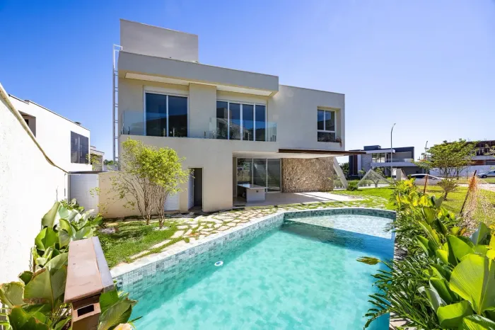 Sobrado à venda no Jardins França com 5 suítes e 387 m²