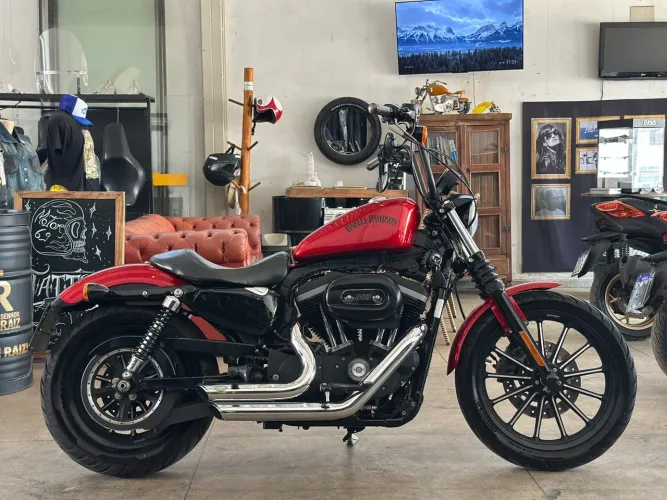 Harley-Davidson Iron 883 (XL883N) 2012