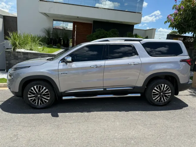 Capota de Fibra Premium Fiat Toro 