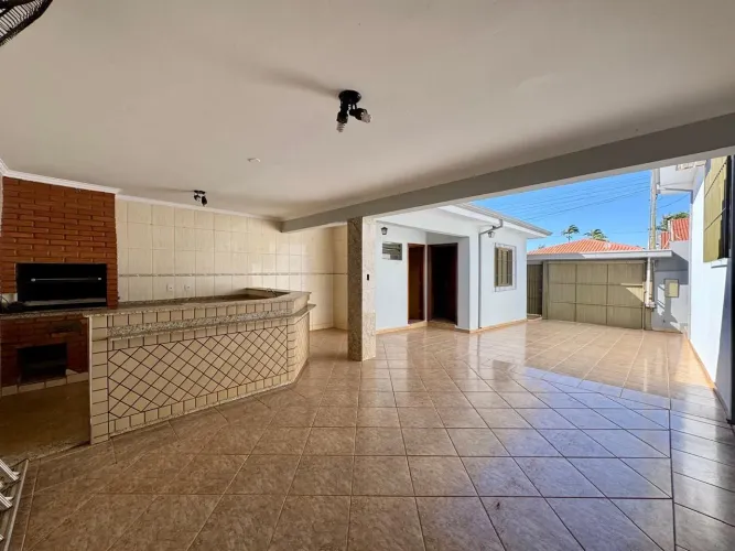 Casa com 3 dormitórios para alugar, 220 m² por R$ 4.450,00/mês - Jardim Maria Luiza I - Ja