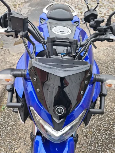 Moto conservada com quilometragem baixa, usada somente para ir ao trabalho.