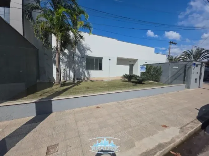 Código 4744 - Aluga casa comercial na Av.Japão, bairro Cariru, 360m², 07 salas, sendo 02 s