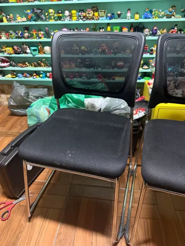 2 cadeiras de escritório em inox