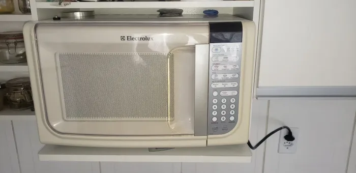 micro-ondas eletrolux com grill ótimo estado