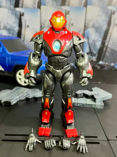 Marvel Legends Ultimate Iron Man