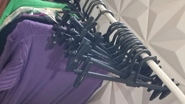 VENDO 330 CABIDES (normal e de calça) 