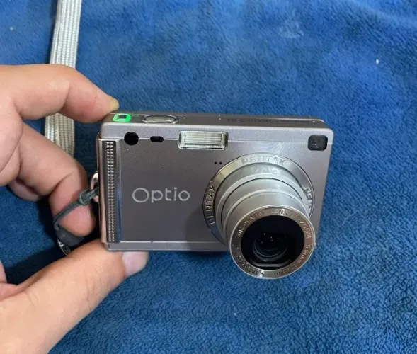 Câmera Digital Vintage Pentax Optio S5i - Rara Anos 2000 (Com Bateria e Cartão)