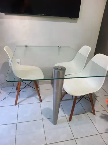 Mesa de Parede com cadeiras