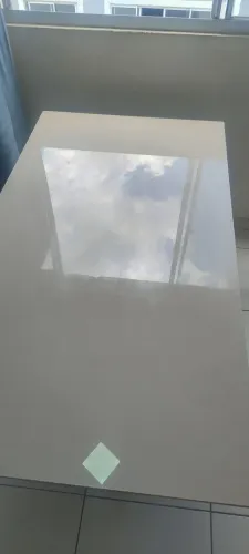 MESA DE JANTAR ANOBRE ACÁCIA (VIDRO E MADEIRA) somente a mesa não tem cadeiras