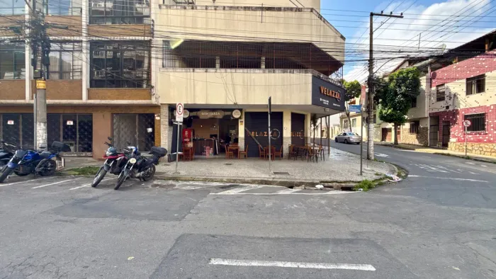 Loja em ponto comercial consolidado para venda