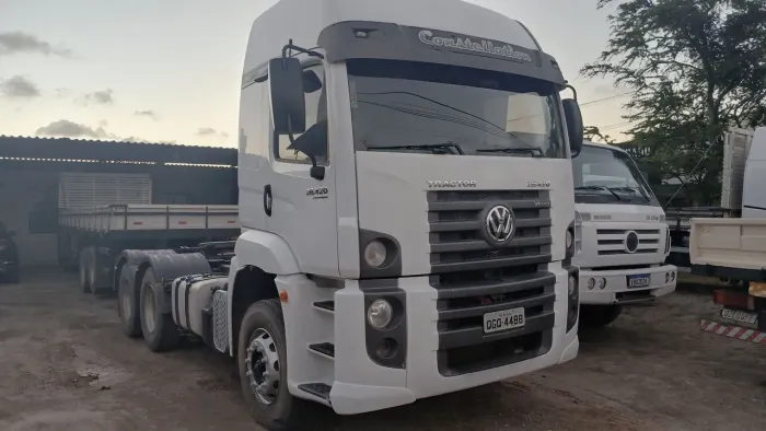 Volkswagen 26.420 6x4 Ano 2015