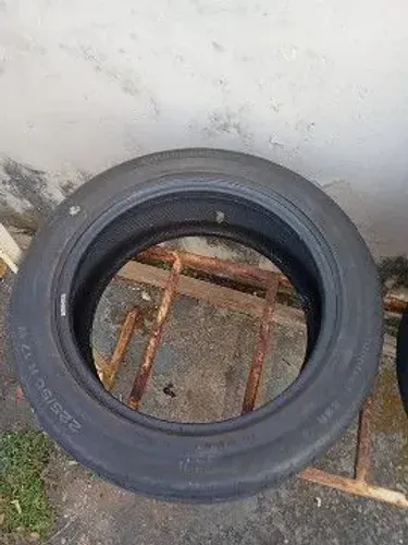 Pneu aro 17.  225/50 r
