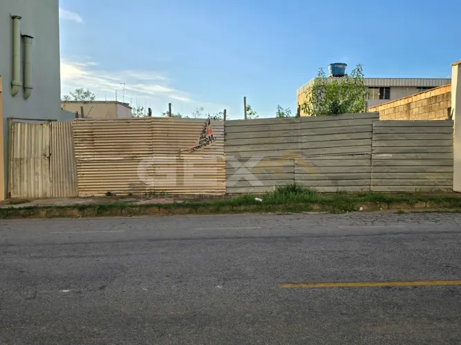 Terreno à Venda no Bairro Planalto em Divinópolis MG.