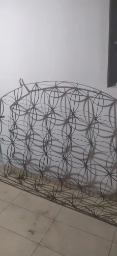 Grade de Janela Desenhada Semi Nova a Venda em Sapé 