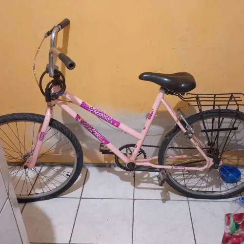 Bike 24 feminina em bom estado.