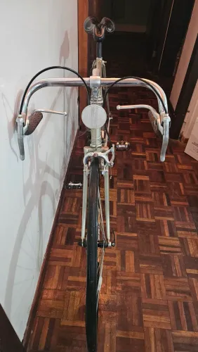 Bicicleta Peugeot 10 antiga reformada