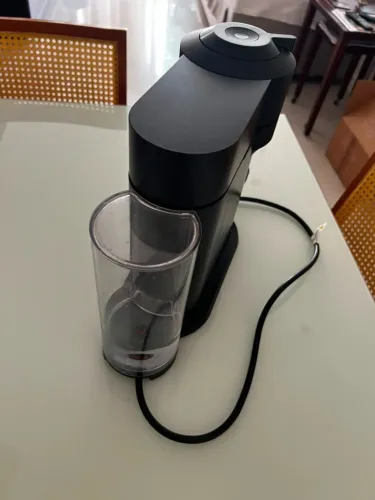 Máquina Nespresso Vertuo - Preto Clássico 220V