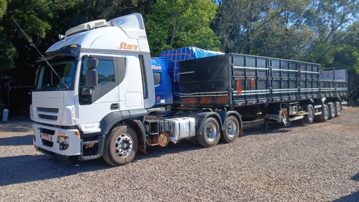 Vende-se  Iveco e graneleira
