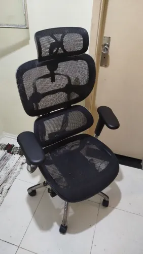 Cadeira de escritório ergonômica