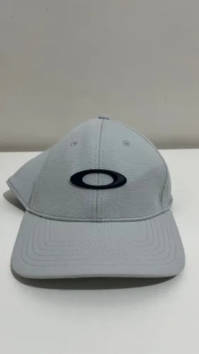 Boné Original Oakley Tincan na cor cinza Lunar Rock
