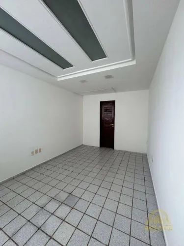 Sala Comercial de 33m² com Lavabo para Venda ou Locação em Tambaú