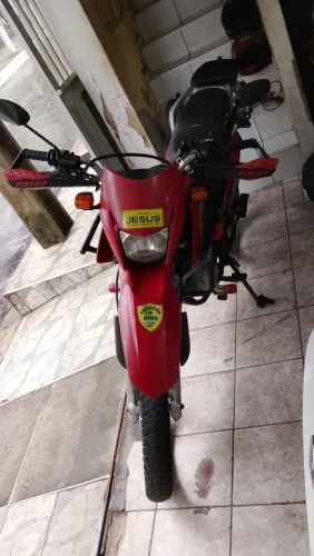 Essa moto é uma Bros 2012