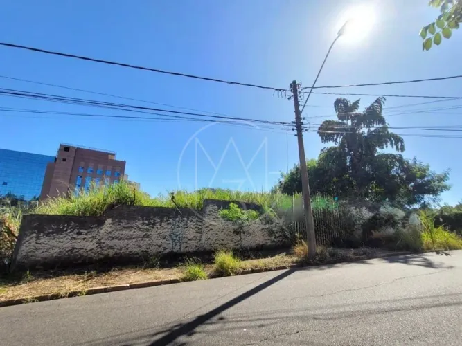 Terreno à venda com 631m² no bairro Nova Campinas em Campinas