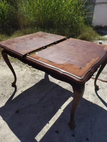 Mesa de jantar Chipadelle em jacarandá extensível. 