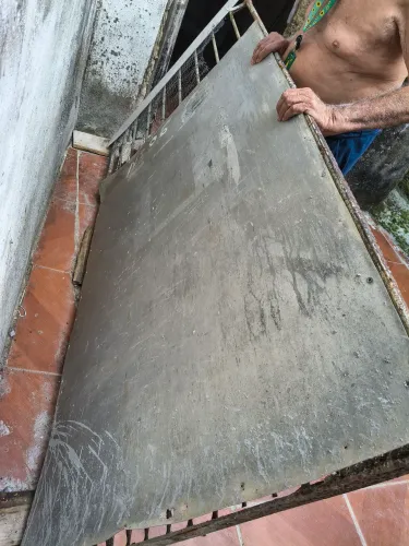 Portão com chapa de alumínio