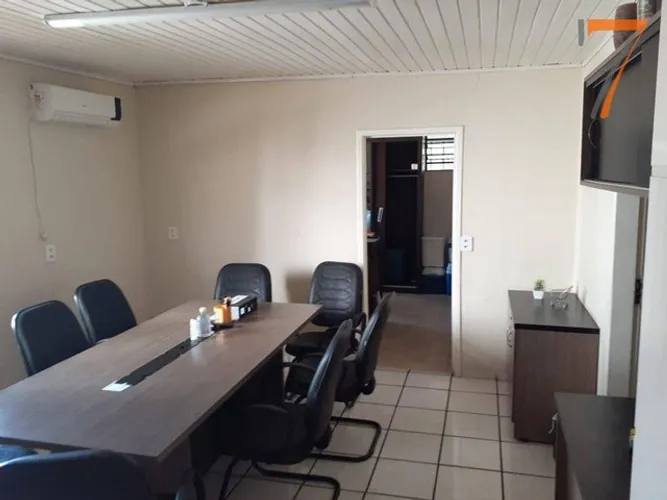 Casa comercial/residencial com 300m² por R$ 1.200.000,00