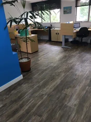 Piso vinílico e piso laminado melhor preço da da região 23 anos no ramo