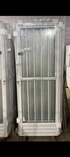 Porta alumínio palito com vidro