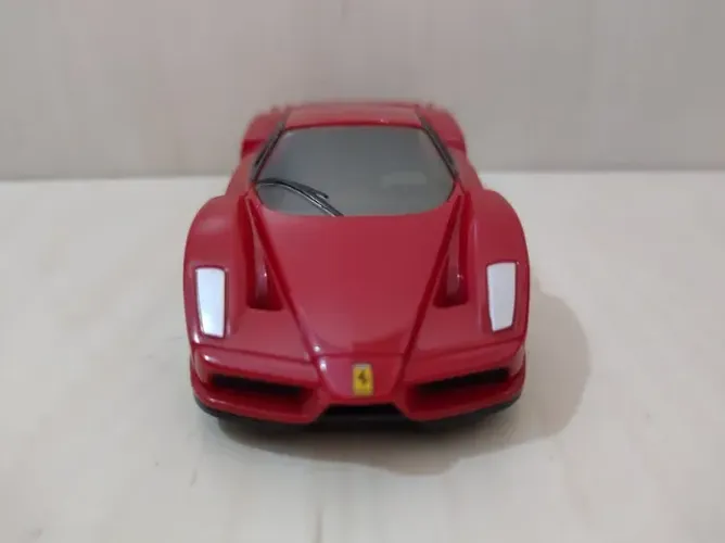 Miniatura Ferrari Enzo Vermelha - 1:38 - Coleção Shell VPower