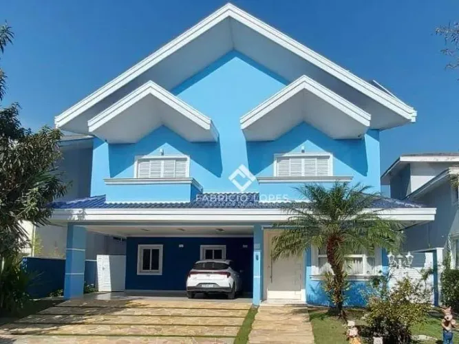 Casa 4 dormitótios, 3 andares com 600 M² no Condomínio Villas de Santana - Jacareí SP