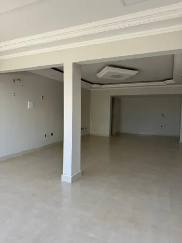 Alugo excelente Loja na Qda 01 da Vila Buritis