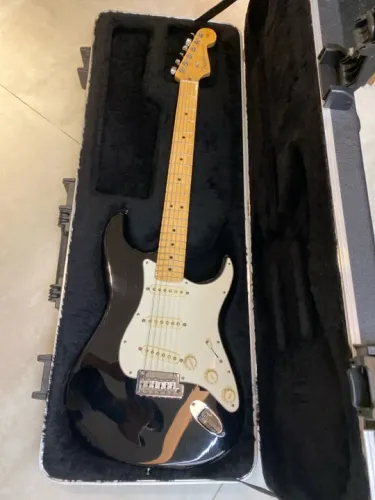 Guitarra Fender Stratocaster American edição especial com specs originais Custom Shop