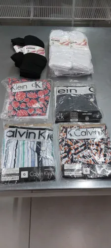 15 PARES DE MEIAS 35-40 + 4 CUECAS TAMANHOS M,G NOVAS