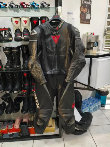 Macacão dainese 58 Eur AVRO D duas peças impecável
