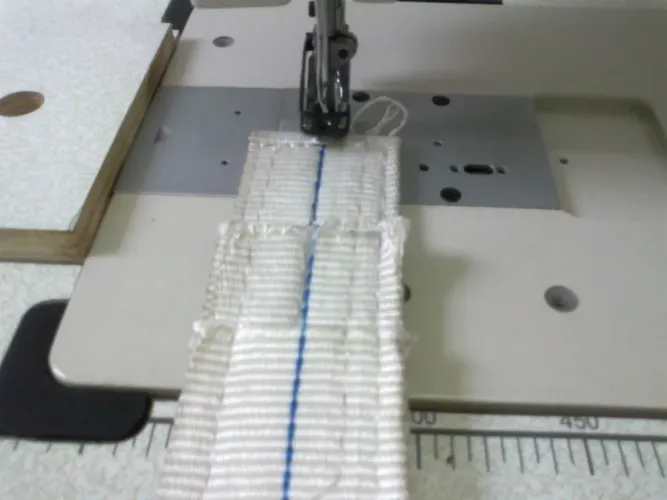 Máquinas de Costura para Diversas Medidas de Cintas. 